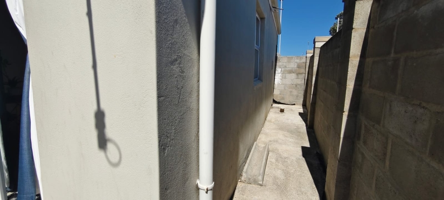2 Bedroom Property for Sale in Strandfontein Western Cape